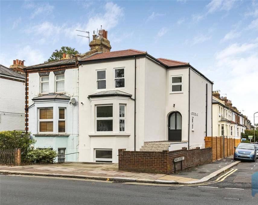 Ferienwohnung Deluxe 3 Bed Flat With Garden Finchley Exterior foto